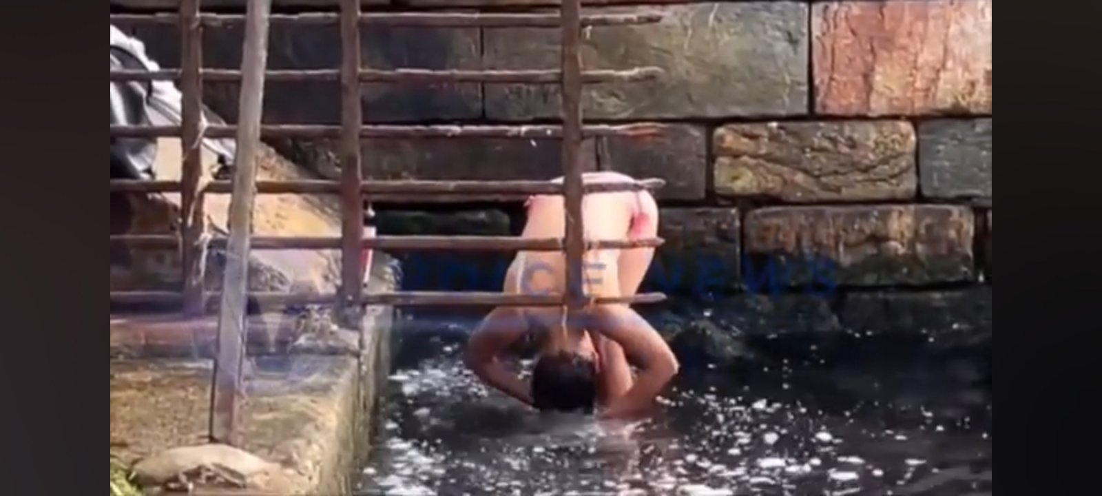 ΕΣΦΙΞΑΝ ΟΙ ΖΕΣΤΕΣ! Γυναίκα πλένει τα μαλλιά της στον Θερμαϊκό!