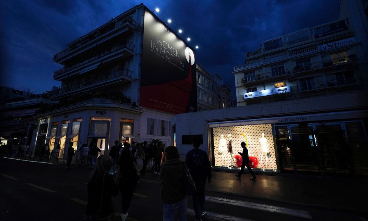 «ΤΙ ΣΥΜΒΑΙΝΕΙ» στη Γαλλική Ριβιέρα ; – Δεύτερο «ΜΠΛΑΚ ΑΟΥΤ» – Ερευνες για «ΔΟΛΙΟΦΘΟΡΑ»