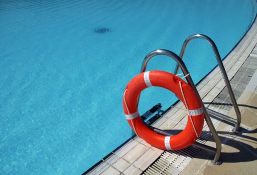 Χαλκιδική: Στο εδώλιο οι 6 υπεύθυνοι για τον φρικτό θάνατο της 8χρονης στην πισίνα