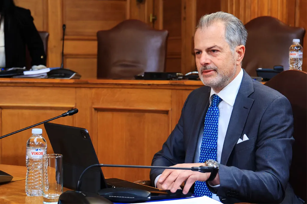 ΠΑΡΑΔΟΧΗ-ΣΟΚ στη Βουλή: Η ΕΡΤ «έθαψε» το πρώτο συλλαλητήριο των Τεμπών με εντολή Μητσοτάκη!