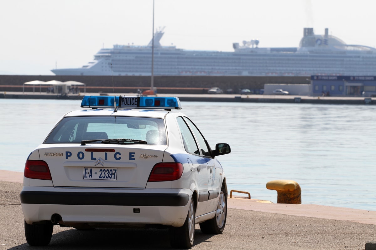«ΔΡΑΜΑ» στη Σούδα – Μια μάνα με χειροπέδες για την κόρη της!