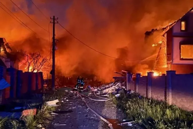 «ΚΑΤΑΙΓΙΔΑ» πυραύλων και drones πάνω από την Ουκρανία – Η «ΘΕΡΙΝΗ» επίθεση