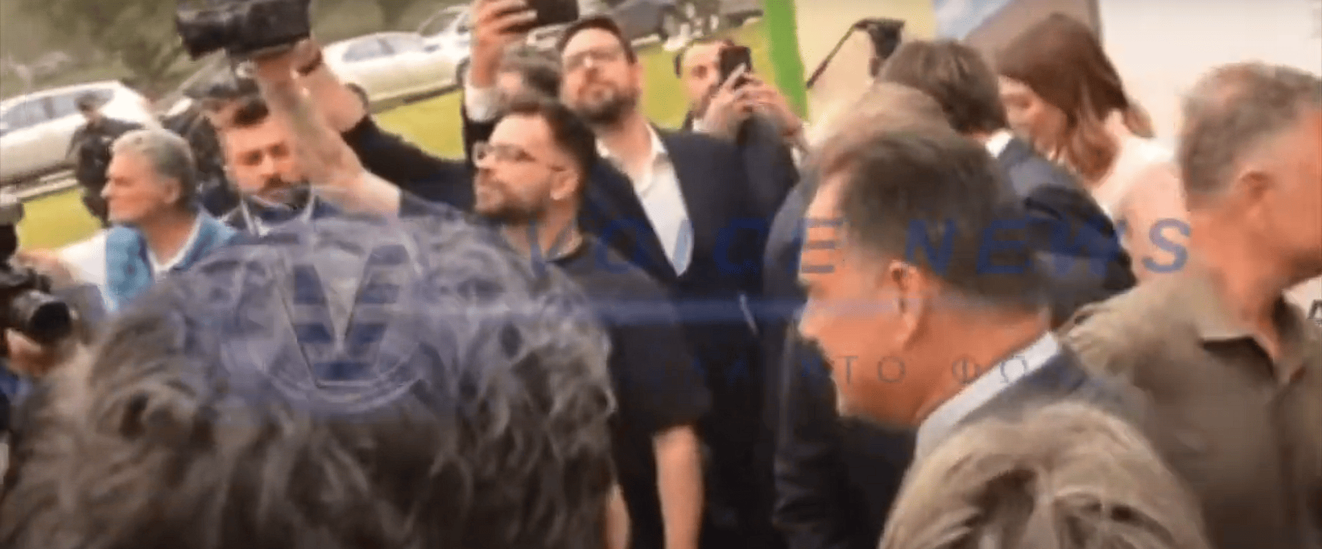 ΤΡΕΛΟ ΚΡΑΞΙΜΟ ΣΕ ΑΔΩΝΙ! «ΕΙΣΑΙ ΑΝΕΠΙΘΥΜΗΤΟΣ» ΤΟΥ ΦΩΝΑΞΑΝ ΥΓΕΙΟΝΟΜΙΚΟΙ ΣΤΗΝ ΚΑΛΑΜΑΤΑ! (Bίντεο)
