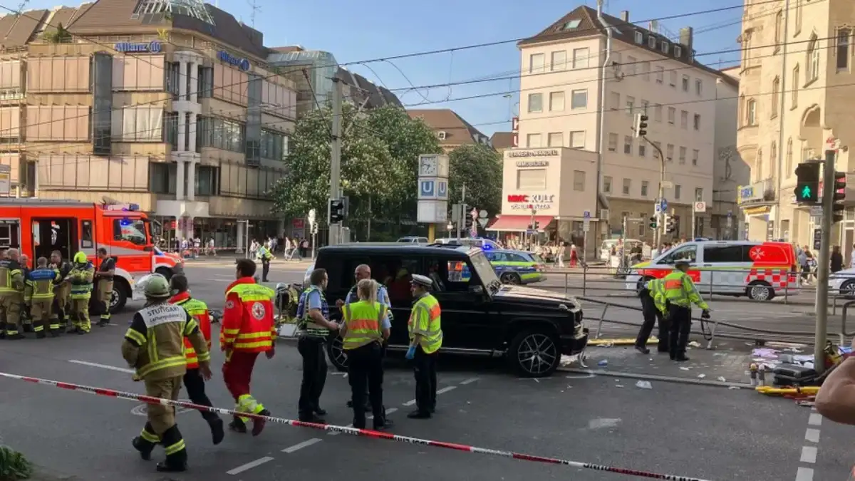ΝΕΟΣ ΣΥΝΑΓΕΡΜΟΣ – Αυτοκίνητο έπεσε σε πλήθος