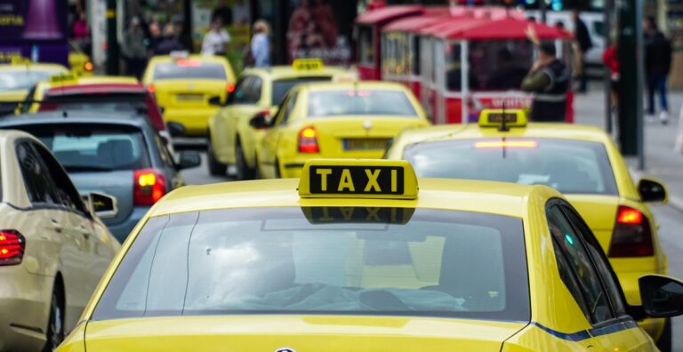 Σοκ στο Περιστέρι: Οδηγός ταξί έπεσε θύμα απαγωγής!