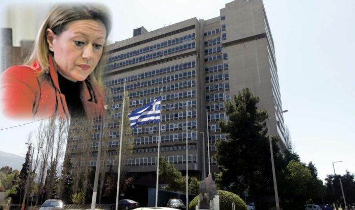 Αν υπογράφεις ό,τι σου δίνουν, προάγεσαι – Η Βασιλική Βλάχου το απέδειξε…