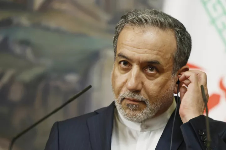 Ο Αραγκτσί καταγγέλλει την επίθεση των ΗΠΑ ως «εξωφρενική»