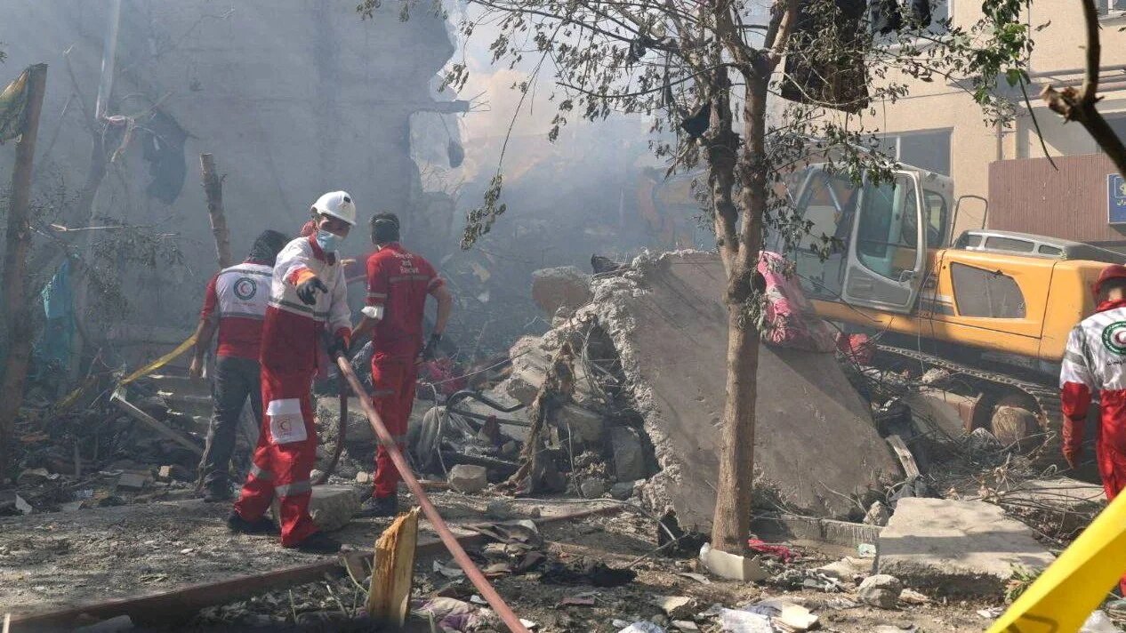 Δεκάδες νεκροί από ισραηλινή επίθεση σε «συγκρότημα κατοικιών» στην Τεχεράνη