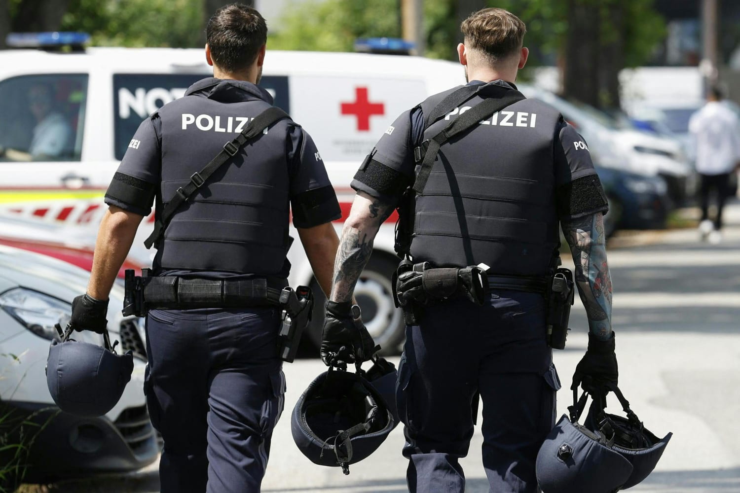 Αποχαιρετιστήρια επιστολή βρέθηκε στο σπίτι του δράστη του αυστριακού σχολείου, αλλά το κίνητρο παραμένει ασαφές