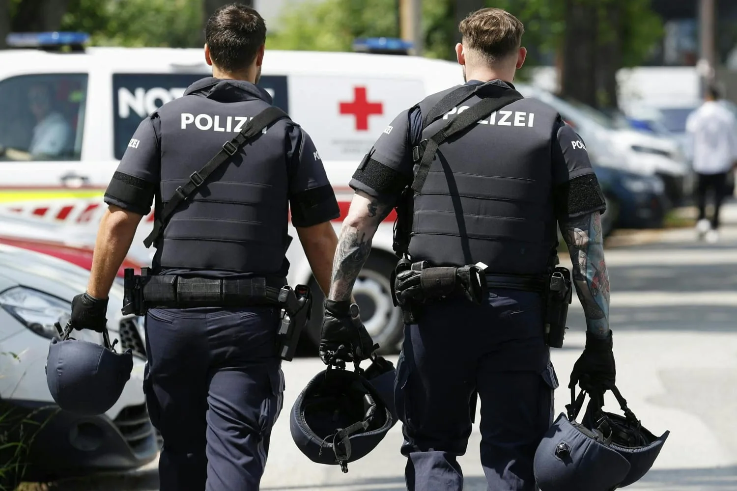 Αποχαιρετιστήρια επιστολή βρέθηκε στο σπίτι του δράστη του αυστριακού σχολείου, αλλά το κίνητρο παραμένει ασαφές