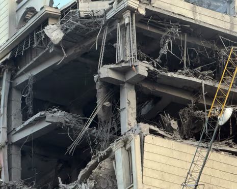 ΑΝΑΛΥΣΗ: Ο ιρανικός πληθυσμός «αιφνιδιάστηκε» από τις επιθέσεις του Ισραήλ
