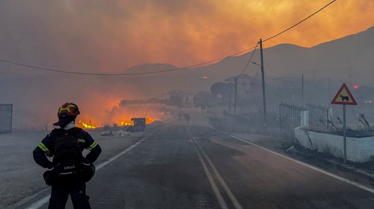 Ένα «κακό πάτημα» και χιλιάδες στρέμματα στάχτη – Στη φυλακή η οικιακή βοηθός με το τσιγάρο