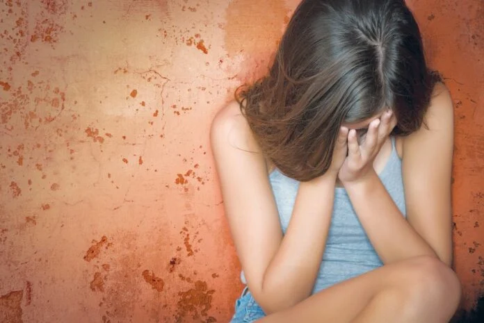 «ΦΡΙΚΗ» – Σύλληψη διευθυντή σχολείου – Κατηγορείται για «ασελγείς» πράξεις σε βάρος 16χρονης