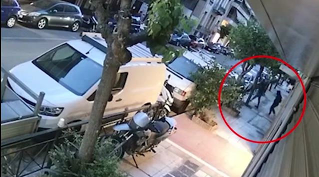 «Μην με χτυπάτε, θα πέθάνω» – Η Άτυχη οικειακή βοηθός – Μπήκαν και την τσάκισαν στο ξύλο
