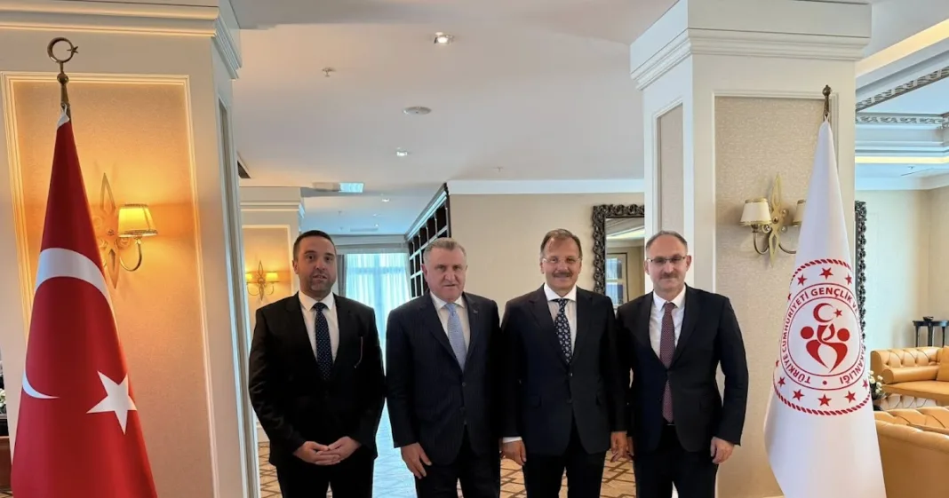 «Αγκαλιά» με το τουρκικό καθεστώς ο Εγκάθετος Δήμαρχος Αρριανών (ΦΩΤΟ)