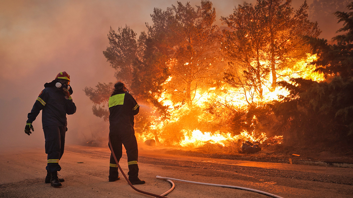 «ΦΛΕΓΕΤΑΙ» Η ΧΩΡΑ – «39» αγροτοδασικές πυρκαγιές το τελευταίο 24ωρο