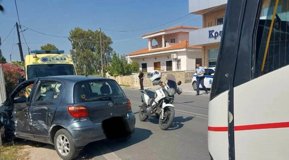 «ΑΝΑΣΤΡΟΦΗ ΘΑΝΑΤΟΥ» αποφεύχθηκε την τελευταία στιγμή – Τροχαίο με σχολικό γεμάτο παιδιά!