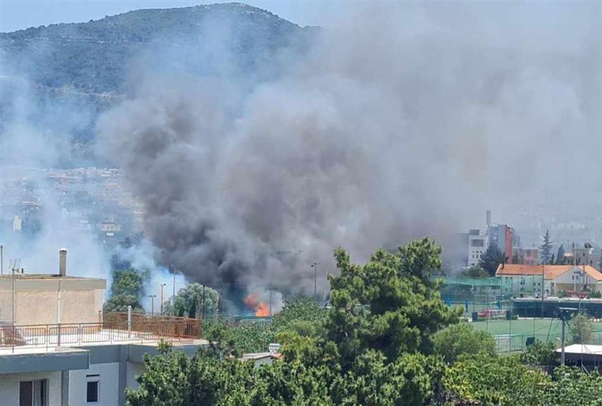 ΕΚΤΑΚΤΟ: Πυρκαγιά στο Χαλάνδρι σήμανε «κόκκινο» (ΒΙΝΤΕΟ)