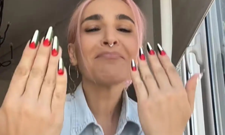 Γιάννα Τερζή: Δημοσίευσε βίντεο στο TikTok με τη σημαία της Παλαιστίνης στα νύχια της