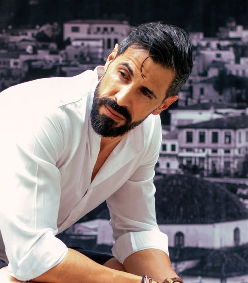 «ΣΥΓΚΛΟΝΙΖΕΙ» ο Γιώργος Παράσχος για την «μάχη» του με τον καρκίνο – Τί «ανέφερε» για την κόρη του