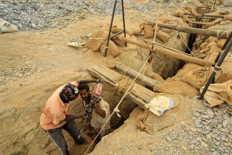 Κατάρρευση «ορυχείου χρυσού» σκοτώνει 11 εργάτες στο Σουδάν