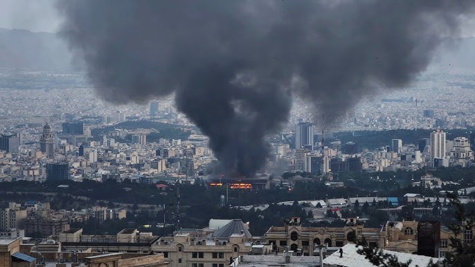 «Εκρήξεις» ακούστηκαν κοντά στην ιρανική πόλη Μπαμπολσάρ