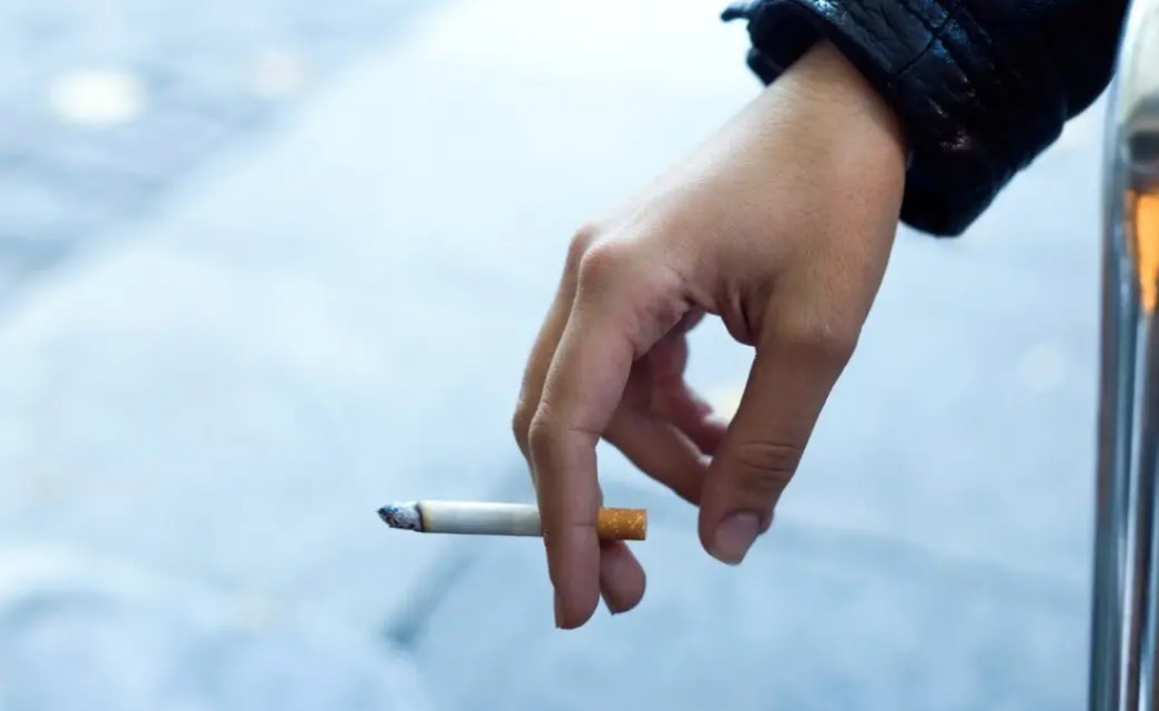 «ΣΟΚ» – 16χρονος έσβησε τσιγάρο στην πλάτη 13χρονου
