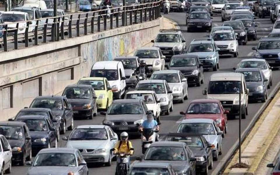 Κίνηση: Στο «κόκκινο» ο Κηφισός – Καθυστερήσεις 25 λεπτών στην Αττική Οδό