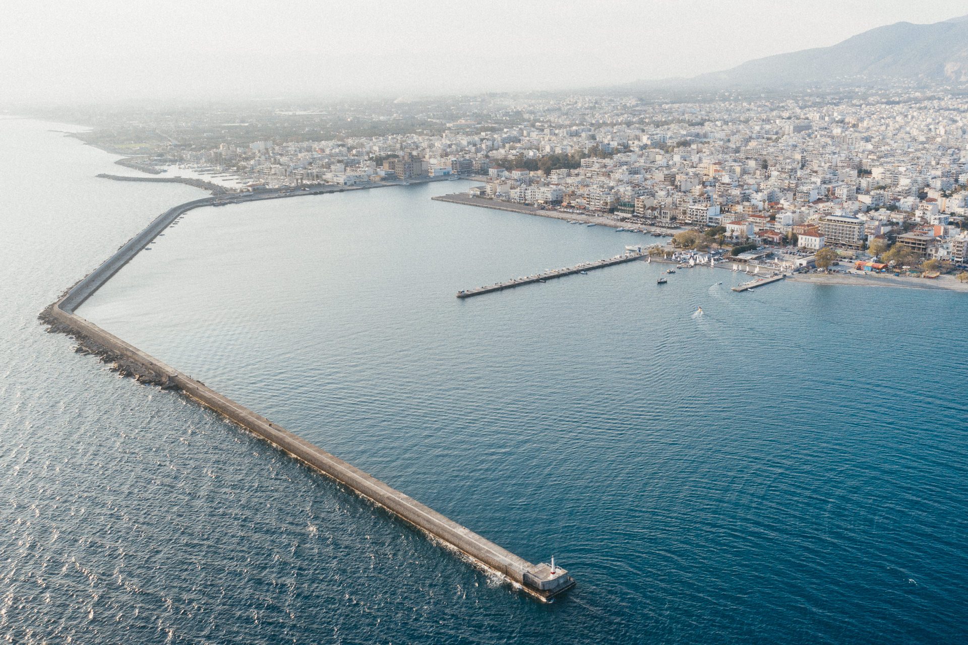 Καλαμάτα: Βρέθηκε οβίδα του Β’ Παγκοσμίου Πολέμου στο λιμάνι!