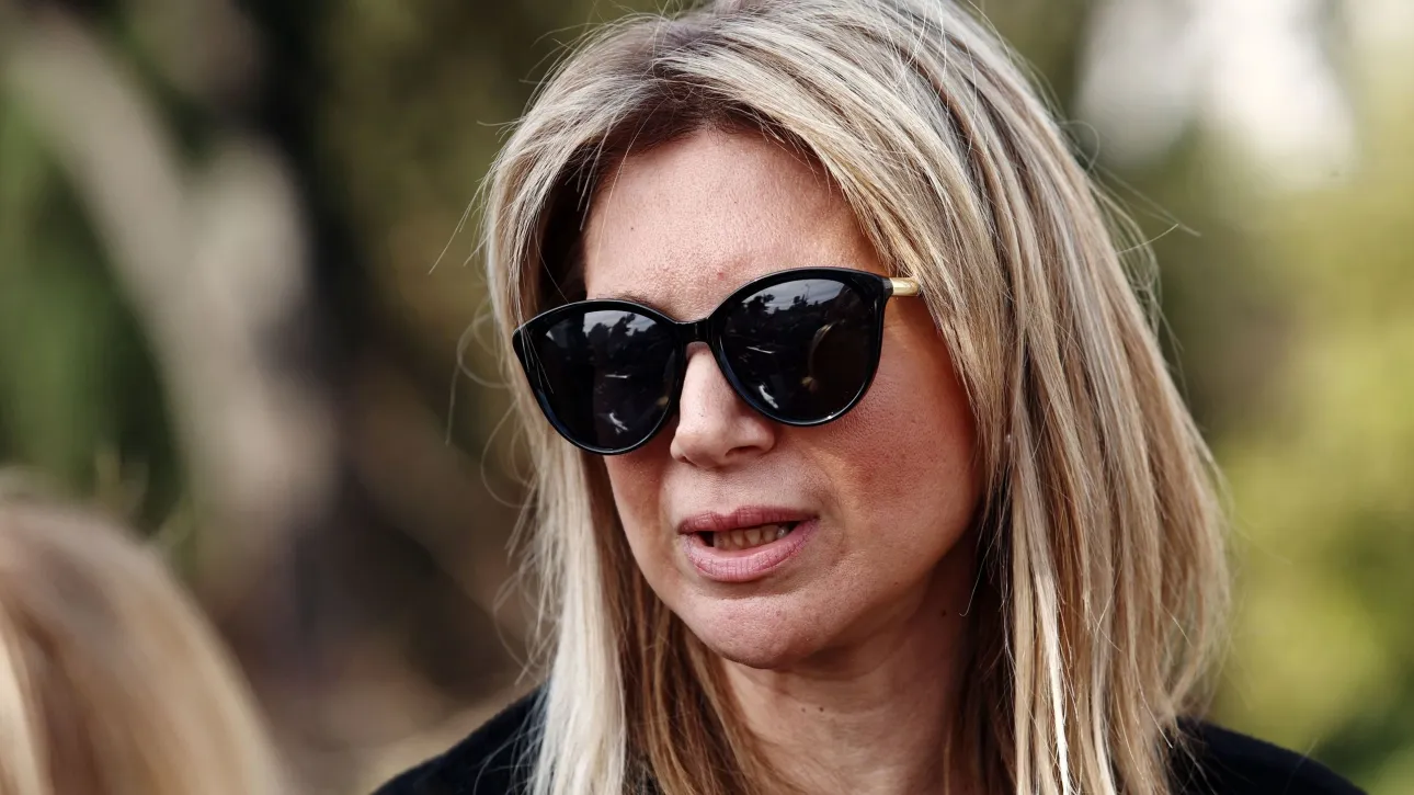 «Την απείλησαν για να σωπάσει» – Ταυτοποιήθηκε ο δικαστικός που πλησίασε τη Μ.Καρυστιανού
