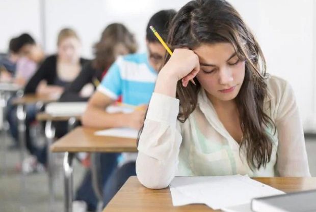 Ζαχαράκη για νέο σύστημα εισαγωγής στα Πανεπιστήμια – Βαθμός υψηλότερος του 10 και διεύρυνση της Τράπεζας Θεμάτων