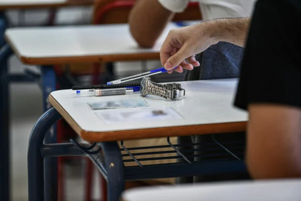 «Αβέρτα» μηδενισμοί στις Πανελλήνιες – Την πάτησαν για ακουστικά!