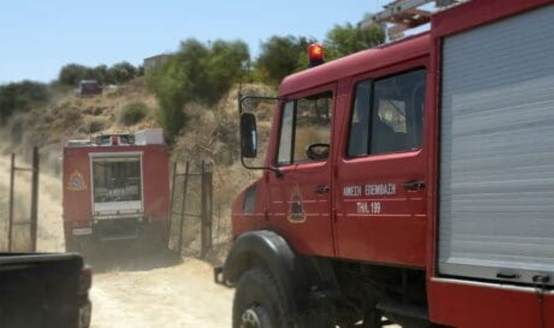 «ΧΑΜΟΣ» με φωτιά σε «καταυλισμό» – Ρομά πετούσαν πέτρες και κινδύνευσαν πυροσβέστες