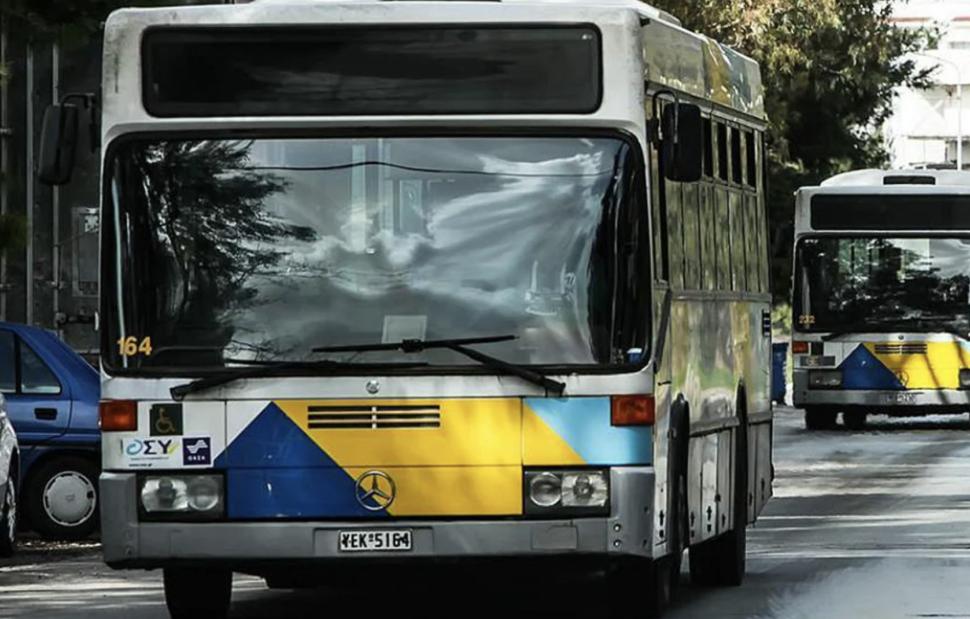 Σοβαρό τροχαίο στον Πειραιά: Ηλικιωμένη παρασύρθηκε από λεωφορείο