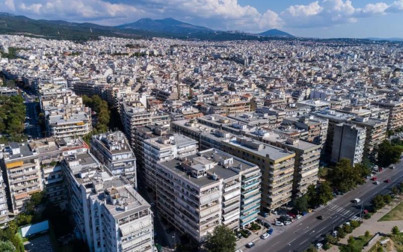«ΕΚΤΟΞΕΥΣΗ» στις τιμές των «ακινήτων» στη Θεσσαλονίκη – «ΔΙΠΛΑΣΙΑ» η αύξηση σε σύγκριση με την Αθήνα