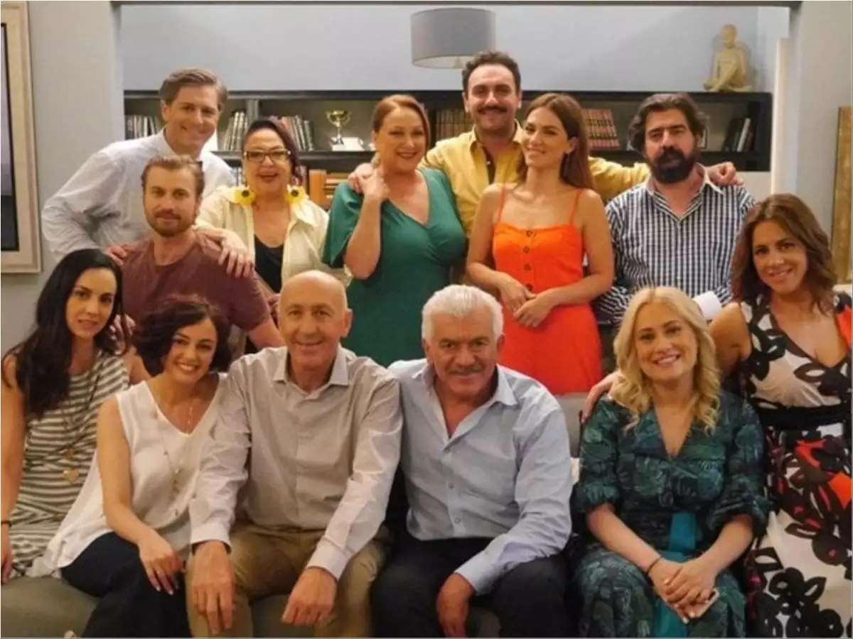 “Το σόι σου”: Θα δούμε τελικά στις οθόνες μας τον νέο κύκλο επεισοδίων της δημοφιλούς σειράς του ALPHA;