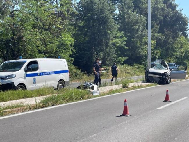 Αυτοκίνητο «ΚΑΡΦΩΘΗΚΕ» σε κολώνα – ΝΕΚΡΗ η οδηγός
