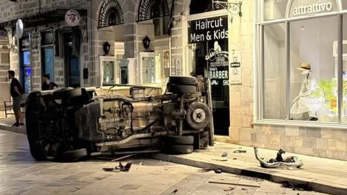 «ΤΡΟΧΑΙΟ-ΣΟΚ» – Ανετράπη αυτοκίνητο μετά από σφοδρή σύγκρουση (Βίντεο)