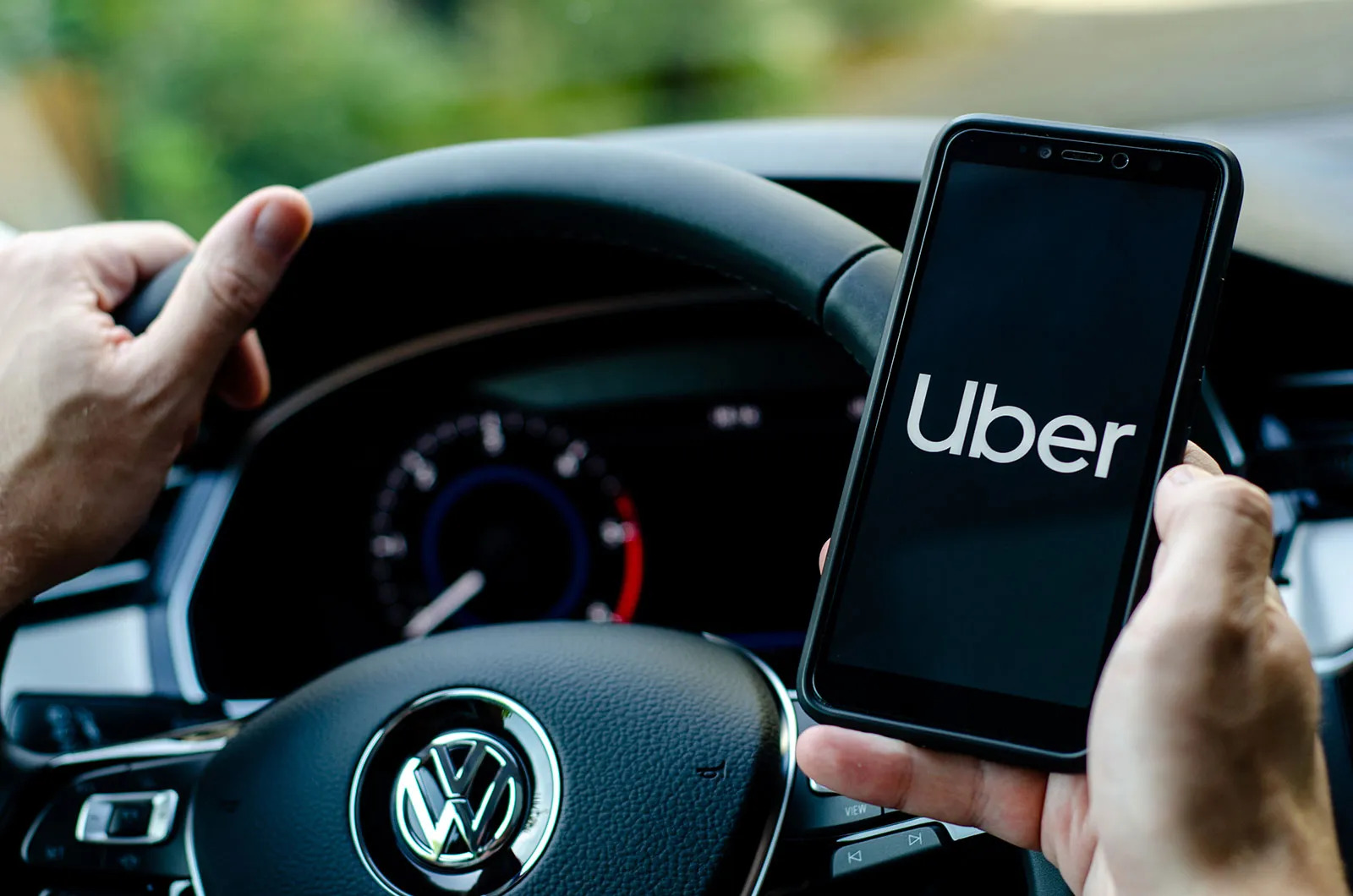 Η Uber θα λανσάρει «αυτοκινούμενα ταξί» στο Λονδίνο το επόμενο έτος