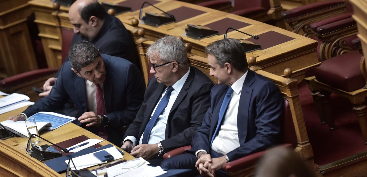 Πυρετός συγκάλυψης στο Μαξίμου – Η κυβέρνηση καταρρέει με νέα παραπομπή Υπουργού