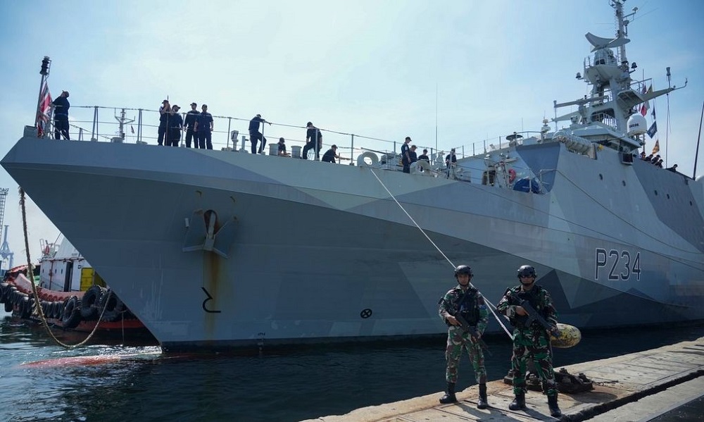 Πώς θα «ΑΝΤΙΔΡΑΣΕΙ» η Κίνα στη διέλευση βρετανικού πολεμικού πλοίου από τα στενά της Ταϊβάν