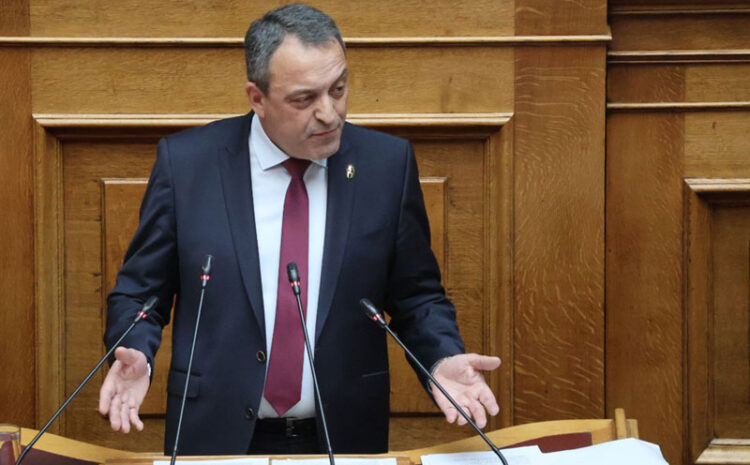 «Κλάμα» στη Βουλή – Τα μάζεψε με λυγμούς ο Στίγκας