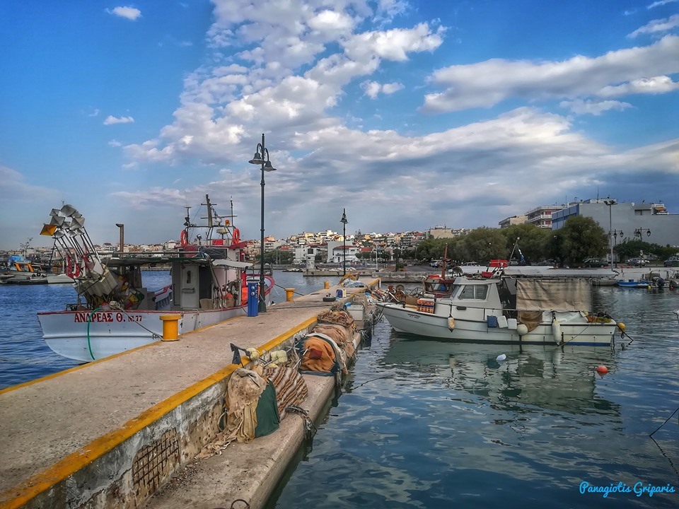Αυτοκίνητο «έπεσε» στη θάλασσα της Κορίνθου
