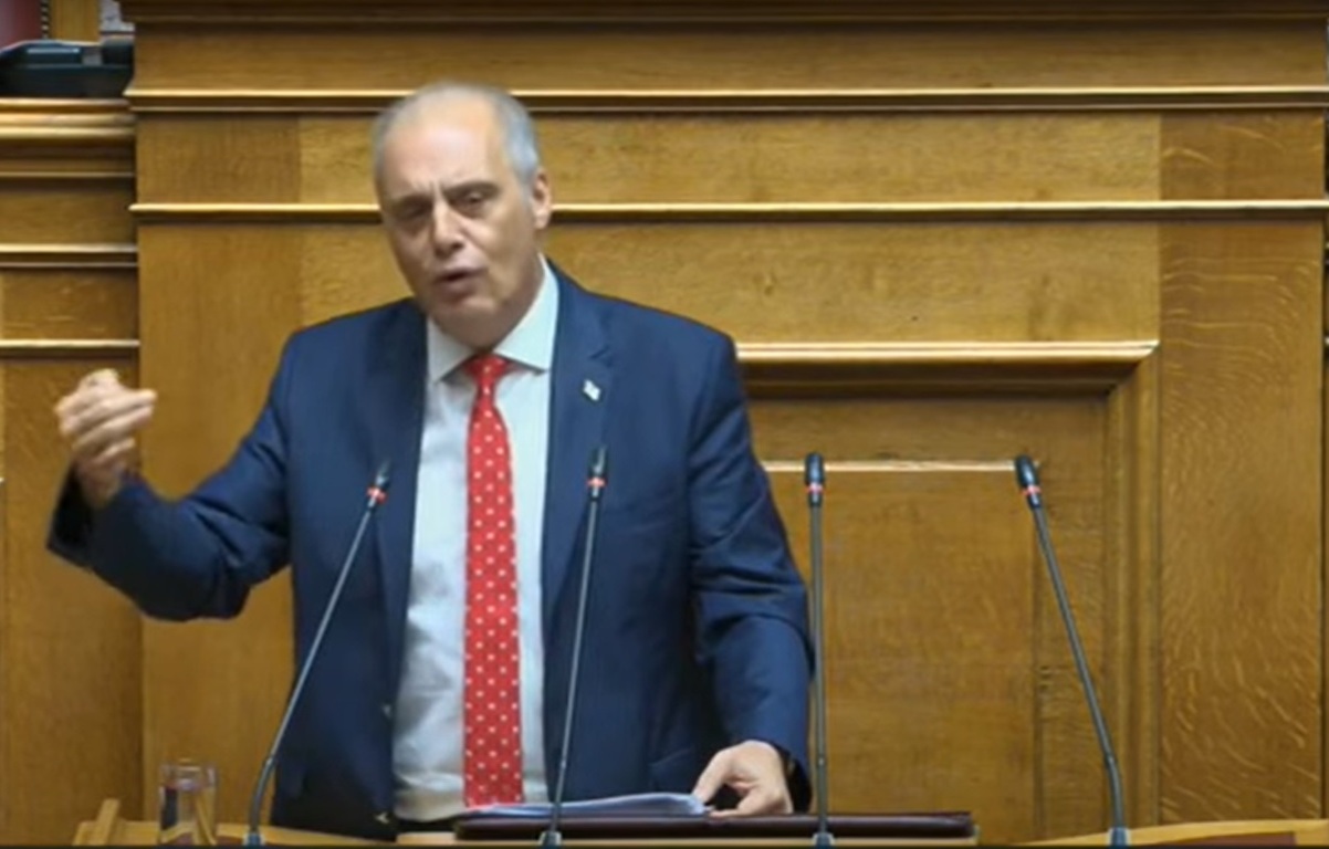 Κ.Βελόπουλος ξέσπασε στη Βουλή – «Η ΝΔ έκανε τις φρεγάτες… ταξί για τους λαθρομετανάστες!»