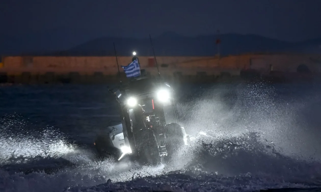 «Τρελή» πορεία ΙΧ – Πως «κατέληξε» στη θάλασσα;