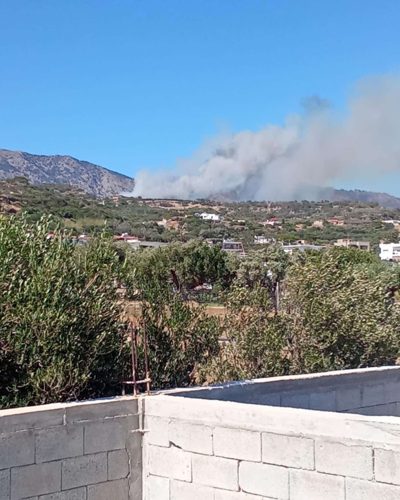 «ΜΕΓΑΛΗ» ΠΥΡΚΑΓΙΑ στην Κρήτη – Μήνυμα από το 112 για «εκκένωση» τεσσάρων οικισμών