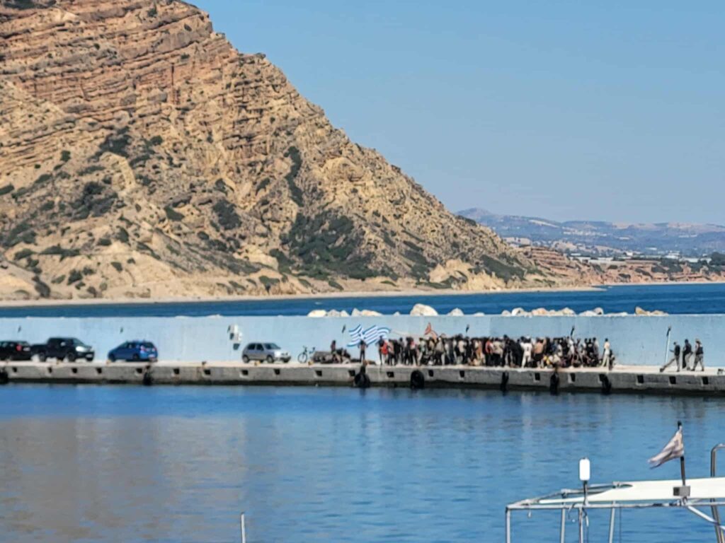 Κρήτη: Πήγαιναν 442 λαθρομετανάστες στα Χανιά αλλά τους γύρισαν πίσω