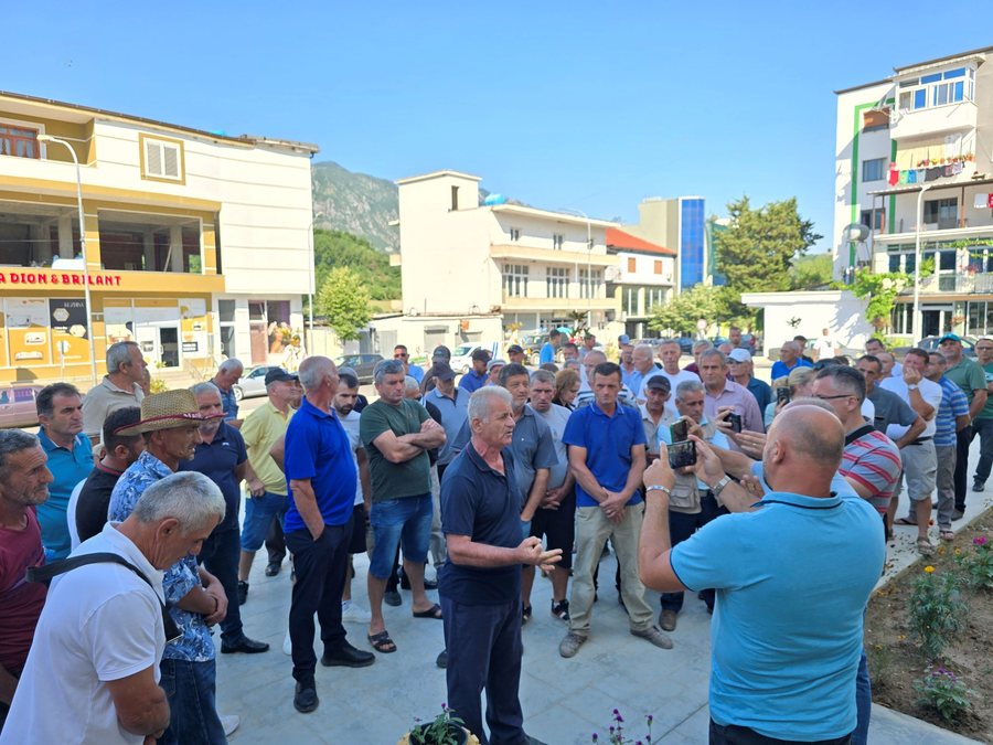 ΕΝΤΑΣΗ στην Αλβανία για… Υδροηλεκτρικό Σταθμό!
