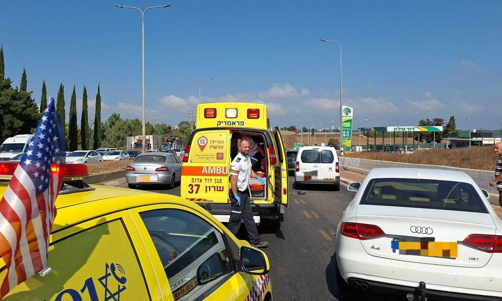 Αυτοκίνητο «προσέκρουσε» σε στάση λεωφορείου – Πόσοι στρατιώτες «τραυματίστηκαν»