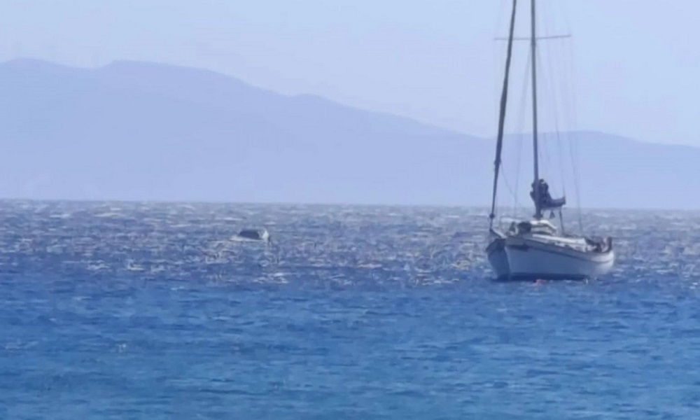 Τήνος: Αυτοκίνητο έπεσε στη θάλασσα και «βυθίστηκε» (ΒΙΝΤΕΟ)